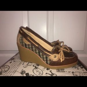 Brown leather Sperry wedge